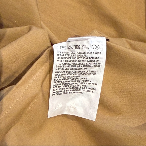 Like New‼️ Uniqlo Extra Fine Cotton Beige V-Neck Long Blouse Shirt, Size S - Picture 15 of 16